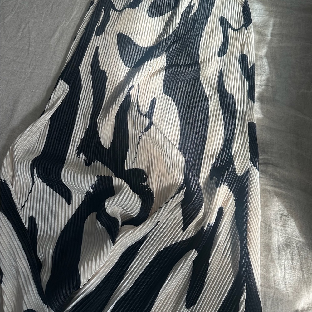 Black and White Pleated Women's Skirt